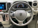 【純正革巻きステアリング】上質な革を使用することで、手にしっかり馴染みとても運転しやすいハンドルです♪