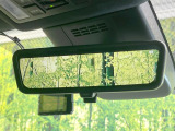 【デジタルインナーミラー】後席の大きな荷物や同乗者で後方が確認しづらい時でも安心!カメラが撮影した車両後方の映像をルームミラー内に表示。クリアな視界で状況の確認が可能です!