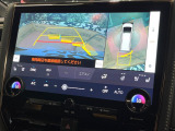 【パノラミックビューモニター】専用のカメラにより、上から見下ろしたような視点で360度クルマの周囲を確認することができます☆死角部分も確認しやすく、狭い場所での切り返しや駐車もスムーズに行えます。