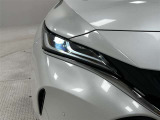 LEDヘッドライトとオートマチックハイビームで、夜間走行時の安心感が違います!