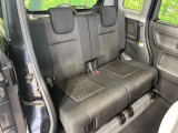 広々とした2列目シートは居住性が高く、居心地も快適!友達や家族とのお出かけにぴったりです。ベビーシートやチャイルドシート使用時も快適にお過ごしいただける十分な空間を確保しています。