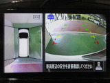 アラウンドビューモニターで車庫入れも空から見ている様に駐車できラクラクです。