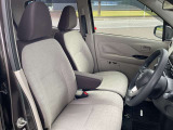 運転席・助手席の方が座るシートです。実際お座りいただくのが、分かりやすいと思います。お気軽にご来店ください