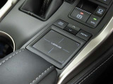 ナビやオーディオ、エアコンなどの操作は「リモートタッチ」で行います。