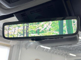 【デジタルインナーミラー】後席の大きな荷物や同乗者で後方が確認しづらい時でも安心!カメラが撮影した車両後方の映像をルームミラー内に表示。クリアな視界で状況の確認が可能です!