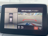 【360&deg;ビューモニター】専用のカメラにより、上から見下ろしたような視点で360度クルマの周囲を確認することができます☆死角部分も確認しやすく、狭い場所での切り返しや駐車もスムーズに行えます。