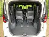 【パワーバックドア】スマートキーや運転席のボタンを押すだけでリアゲートが自動で開閉します!荷物を持っている時や、高い位置にあるバックドアを閉める際に便利な機能です♪