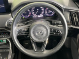 【純正革巻きステアリング】上質な革を使用することで、手にしっかり馴染みとても運転しやすいハンドルです♪