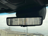 【デジタルインナーミラー】後席の大きな荷物や同乗者で後方が確認しづらい時でも安心!カメラが撮影した車両後方の映像をルームミラー内に表示。クリアな視界で状況の確認が可能です!