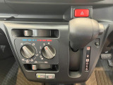 機能、内装・外装の状態、走行距離、修復歴の有無など、細部まで徹底して検査しています!