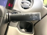 【オートライト】周りの明るさに応じて自動でヘッドライトの点灯・消灯ができる機能です!ライトの付け忘れ・消し忘れなどが無くなり、雨の日や夕方の走行も安心!トンネル通過時も便利ですね♪