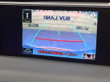 【バックカメラ】駐車時に後方がリアルタイム映像で確認できます。大型商業施設や立体駐車場での駐車時や、夜間のバック時に大活躍!