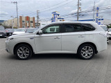 アウトランダーPHEV 2.4 G プレミアムパッケージ 4WD 4WD 本革シート