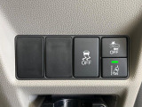 【シティブレーキアクティブシステム】低速走行中に前方の車両等を認識し、衝突しそうな時は警報とブレーキで衝突回避と被害軽減をアシスト。より安全にドライブをお楽しみいただけます。