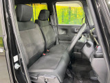 運転席シート廻りは使用感も少なく、良好な状態となっています。前オーナー様が丁寧に使っていたことがよくわかりますね。