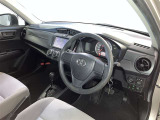 前方の見通しが良いすっきりした視界、誰でも扱いやすく運転できます。疲れにくく安心ドライブを更に快適なものにします!