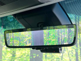 【デジタルインナーミラー】後席の大きな荷物や同乗者で後方が確認しづらい時でも安心!カメラが撮影した車両後方の映像をルームミラー内に表示。クリアな視界で状況の確認が可能です!