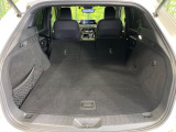 後席を格納すると、これだけの広さが!シーンに合わせたシートアレンジで、大きな荷物も積むことが出来ます♪
