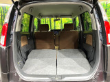 普段のお買い物や通勤、送迎等に十分な荷室スペースを確保しております。セカンドシートを倒すと、大きな荷物の積載も可能です♪