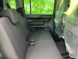 運転席側後部座席