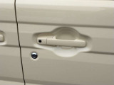 運転席ドアハンドル周辺の写真です。
