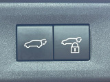 【パワーバックドア】スマートキーや運転席のボタンを押すだけでリアゲートが自動で開閉します!荷物を持っている時や、高い位置にあるバックドアを閉める際に便利な機能です♪