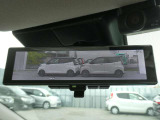 スマートルームミラー・車内の状況に関わらず、車両後方にあるカメラの映像をルームミラーに移します。