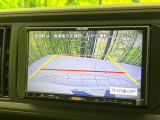 【バックカメラ】駐車時に後方がリアルタイム映像で確認できます。大型商業施設や立体駐車場での駐車時や、夜間のバック時に大活躍!運転スキルに関わらず、今や必須となった装備のひとつです!