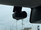 【ドライブレコーダー】映像・音声などの運転中の記録を残します。事故などを起こした起こされた時の証拠になりえますので、もしも時でも安心ですね。