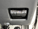 【ETC】有料道路を利用する際に料金所で停止することなく通過できる、ETC車載器(ノンストップ自動料金収受システム機器)が装備されています。セットアップを行うことで利用可能になります。