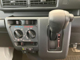 安全・安心な走行のために、納車前には再度、ダイハツのクルマを知り尽くしたエキスパートが基本性能に関わる機能や状態を徹底的に点検しております!