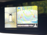【アラウンドビューモニター】専用のカメラにより、上から見下ろしたような視点で360度クルマの周囲を確認することができます☆死角部分も確認しやすく、狭い場所での切り返しや駐車もスムーズに行えます。