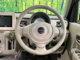 インテリアに合わせたデザインのステアリングは、運転される方のことも考え、運転しやすい形状、大きさです。是非一度、実際に触ってお確かめください。