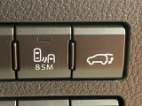 【パワーバックドア】スマートキーや運転席のボタンを押すだけでリアゲートが自動で開閉します!荷物を持っている時や、高い位置にあるバックドアを閉める際に便利な機能です♪