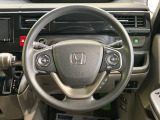 【ステアリングスイッチ】運転中、前方から目線をそらすことなく、オーディオ等の操作が可能な便利機能!安心&快適なドライブを演出してくれます♪