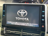 【メーカー純正ナビ】インテリアに溶け込むスタイリッシュな「専用設計」メーカーナビを装備♪視認性や操作性など基本性能にも優れ、より上質なカーライフをお楽しみいただけます。