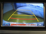 バックモニター付きです。モニターにはガイド線も表示されます。
