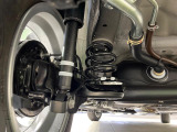お車を安心してお乗りいただく為には、足回りの定期点検が欠かせません。サービスサポート(有償保証)では無料点検もご提供しており、安心のカーライフをお過ごしいただけるサポート体制が整っています。