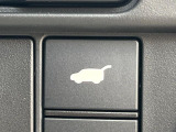 【パワーバックドア】スマートキーや運転席のボタンを押すだけでリアゲートが自動で開閉します!荷物を持っている時や、高い位置にあるバックドアを閉める際に便利な機能です♪