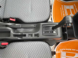 操作しやすさが分かるシフト周り。使用感や表示の見やすさ、周辺スイッチの有無もチェック。