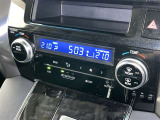 左右独立温度コントロールフルオートエアコンです。運転席、助手席それぞれで独立して温度設定ができます。冷え性の方が乗っても安心ですね♪