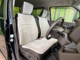 運転席シート廻りは使用感も少なく、良好な状態となっています。丁寧に使われていたことがよくわかりますね。