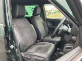 使用感のないきれいな運転席シートです!