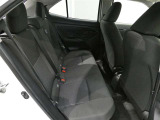 トヨタ高品質中古車洗浄「まるまるクリン」 外装はもちろん、内装はシートを外して見えないところまで徹底洗浄!お客様に責任を持って安心と美しさをお届けします!