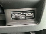 ここに ETC付いております。高速道路の料金所もスイスイ♪