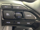 【レーダークルーズコントロール】高速道路での長距離走行が楽に!!自動で速度を保つクルーズコントロールが、衝突軽減システムと連携し、前方の車両を感知して車間を保つように速度調節してくれます!!