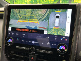 【パノラミックビューモニター】専用のカメラにより、上から見下ろしたような視点で360度クルマの周囲を確認することができます☆死角部分も確認しやすく、狭い場所での切り返しや駐車もスムーズに行えます。