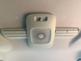 【天井サーキュレーター】エアコンの風を後部座席まで届けてくれ、広い車内空間でも素早く快適な温度になります♪真夏や真冬に便利な機能です。