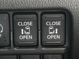 【両側パワースライドドア】スマートキーや運転席のスイッチで後席両側スライドドアの開閉が可能♪電動だから力を入れてドアを開ける必要が無く、小さなお子様でも簡単に開け閉めでき快適です♪