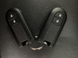 電子カードキーを携帯していれば、ドアハンドルやバックドアのリクエストスイッチを押すだけでドアの施錠・解錠気軽に出来ます。遠くはなれた場所からの操作も可能です。盗難防止のイモビライザー機能装備です!!!